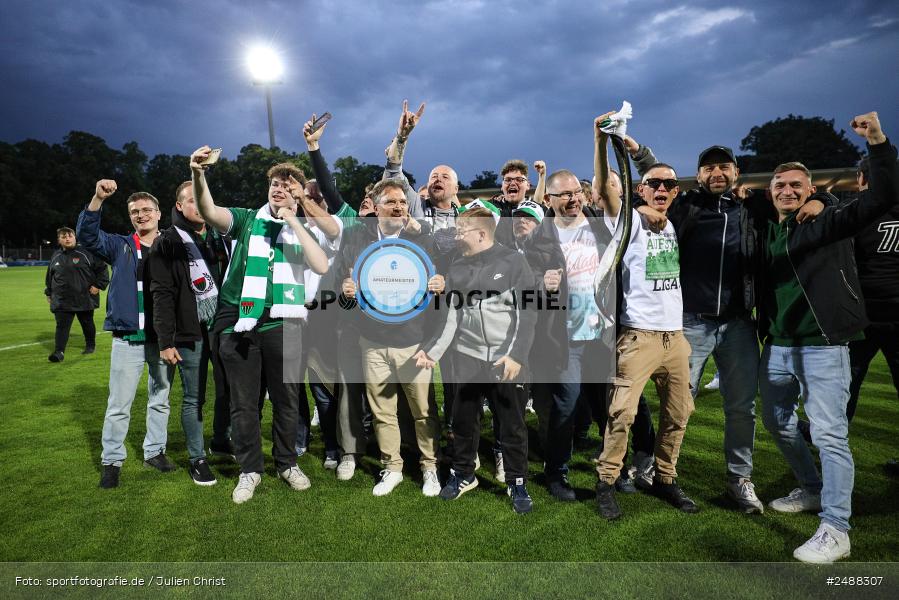 sport, action, Schweinfurt, Sachs Stadion, Regionalliga Bayern, Fussball, FCS, FCA, FC Augsburg II, BFV, 34. Spieltag, 16.05.2025, 1. FC Schweinfurt 1905 - Bild-ID: 2488307 sport, action, Schweinfurt, Sachs Stadion, Regionalliga Bayern, Fussball, FCS, FCA, FC Augsburg II, BFV, 34. Spieltag, 16.05.2025, 1. FC Schweinfurt 1905 - Bild-ID: 2488307