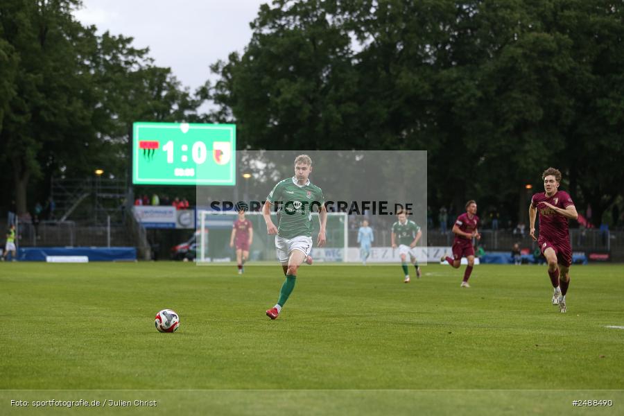 sport, action, Schweinfurt, Sachs Stadion, Regionalliga Bayern, Fussball, FCS, FCA, FC Augsburg II, BFV, 34. Spieltag, 16.05.2025, 1. FC Schweinfurt 1905 - Bild-ID: 2488490 sport, action, Schweinfurt, Sachs Stadion, Regionalliga Bayern, Fussball, FCS, FCA, FC Augsburg II, BFV, 34. Spieltag, 16.05.2025, 1. FC Schweinfurt 1905 - Bild-ID: 2488490