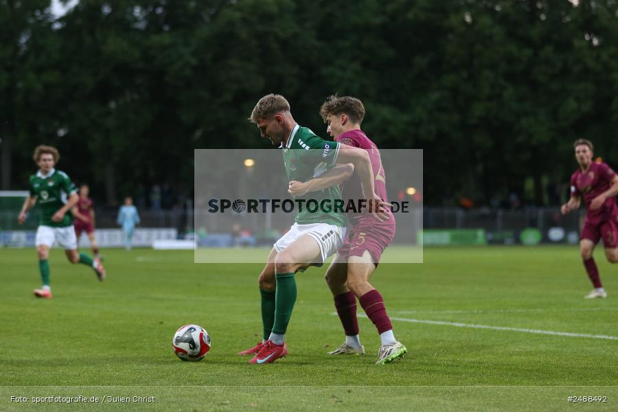 sport, action, Schweinfurt, Sachs Stadion, Regionalliga Bayern, Fussball, FCS, FCA, FC Augsburg II, BFV, 34. Spieltag, 16.05.2025, 1. FC Schweinfurt 1905 - Bild-ID: 2488492 sport, action, Schweinfurt, Sachs Stadion, Regionalliga Bayern, Fussball, FCS, FCA, FC Augsburg II, BFV, 34. Spieltag, 16.05.2025, 1. FC Schweinfurt 1905 - Bild-ID: 2488492