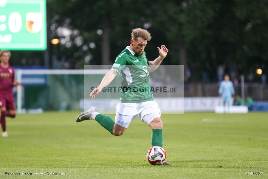 sport, action, Schweinfurt, Sachs Stadion, Regionalliga Bayern, Fussball, FCS, FCA, FC Augsburg II, BFV, 34. Spieltag, 16.05.2025, 1. FC Schweinfurt 1905 - Bild-ID: 2488500