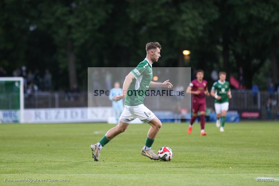 sport, action, Schweinfurt, Sachs Stadion, Regionalliga Bayern, Fussball, FCS, FCA, FC Augsburg II, BFV, 34. Spieltag, 16.05.2025, 1. FC Schweinfurt 1905 - Bild-ID: 2488523