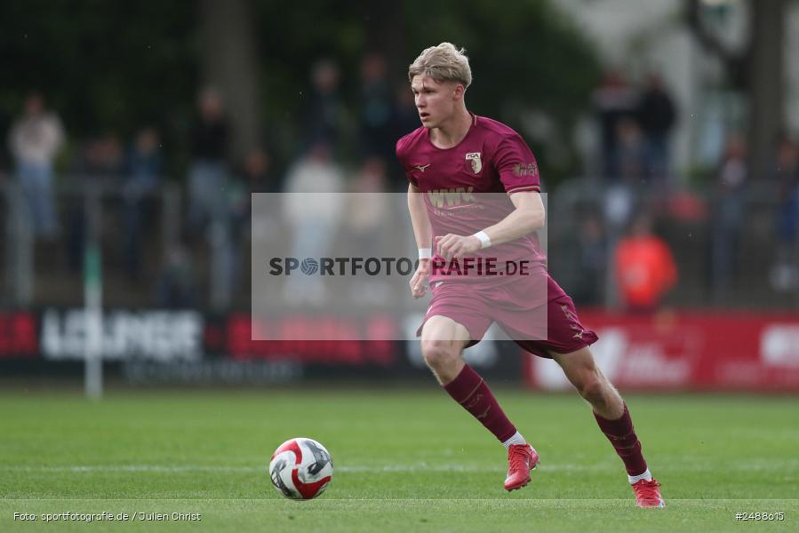 sport, action, Schweinfurt, Sachs Stadion, Regionalliga Bayern, Fussball, FCS, FCA, FC Augsburg II, BFV, 34. Spieltag, 16.05.2025, 1. FC Schweinfurt 1905 - Bild-ID: 2488615