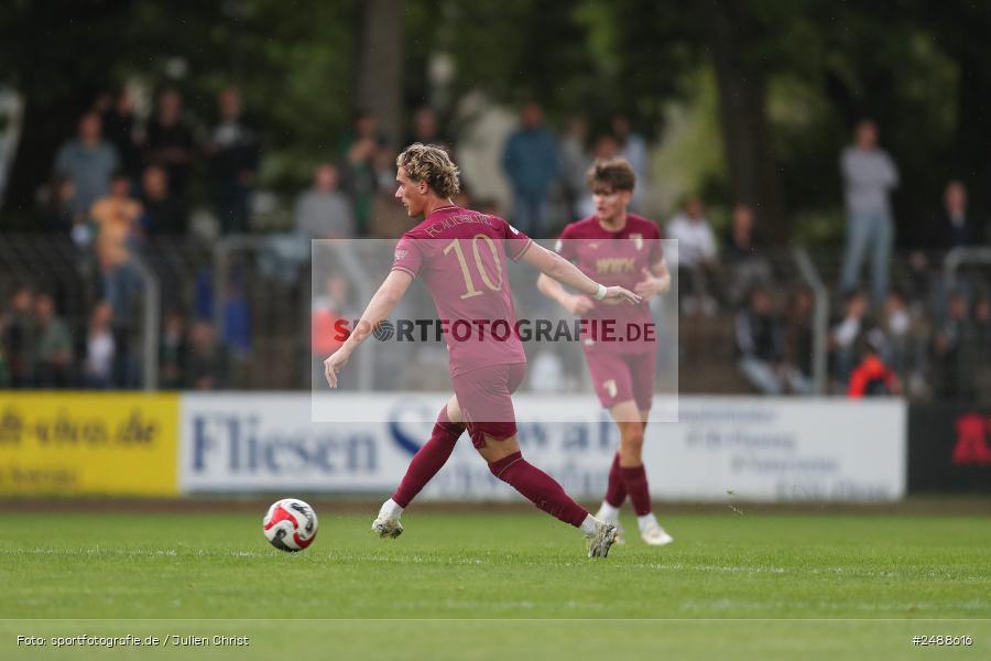 sport, action, Schweinfurt, Sachs Stadion, Regionalliga Bayern, Fussball, FCS, FCA, FC Augsburg II, BFV, 34. Spieltag, 16.05.2025, 1. FC Schweinfurt 1905 - Bild-ID: 2488616