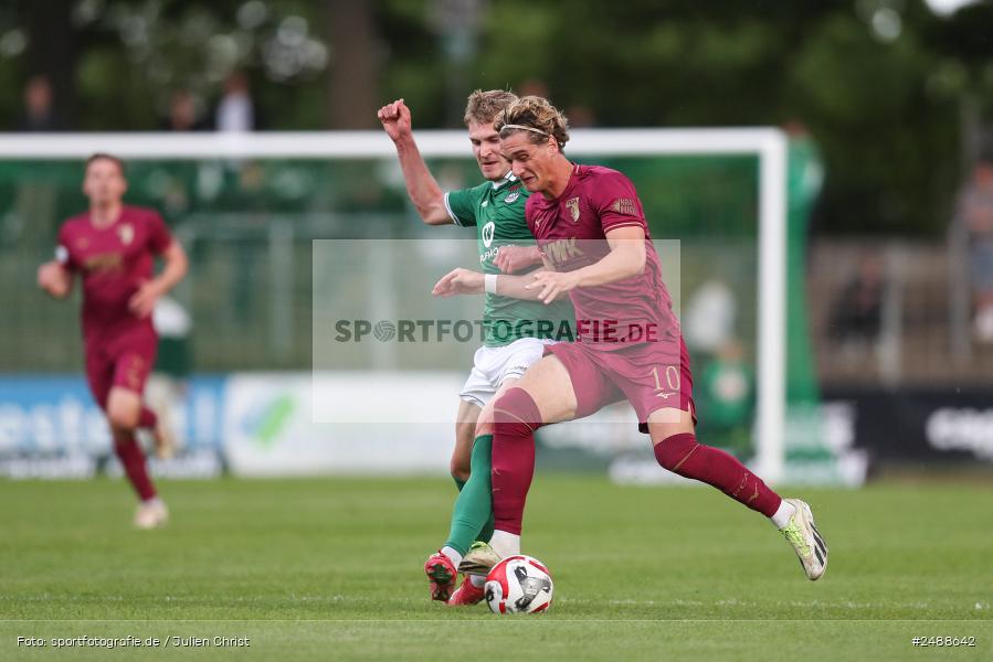 sport, action, Schweinfurt, Sachs Stadion, Regionalliga Bayern, Fussball, FCS, FCA, FC Augsburg II, BFV, 34. Spieltag, 16.05.2025, 1. FC Schweinfurt 1905 - Bild-ID: 2488642 sport, action, Schweinfurt, Sachs Stadion, Regionalliga Bayern, Fussball, FCS, FCA, FC Augsburg II, BFV, 34. Spieltag, 16.05.2025, 1. FC Schweinfurt 1905 - Bild-ID: 2488642
