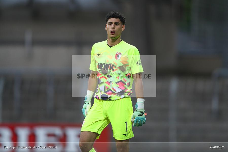 sport, action, Schweinfurt, Sachs Stadion, Regionalliga Bayern, Fussball, FCS, FCA, FC Augsburg II, BFV, 34. Spieltag, 16.05.2025, 1. FC Schweinfurt 1905 - Bild-ID: 2488709 sport, action, Schweinfurt, Sachs Stadion, Regionalliga Bayern, Fussball, FCS, FCA, FC Augsburg II, BFV, 34. Spieltag, 16.05.2025, 1. FC Schweinfurt 1905 - Bild-ID: 2488709