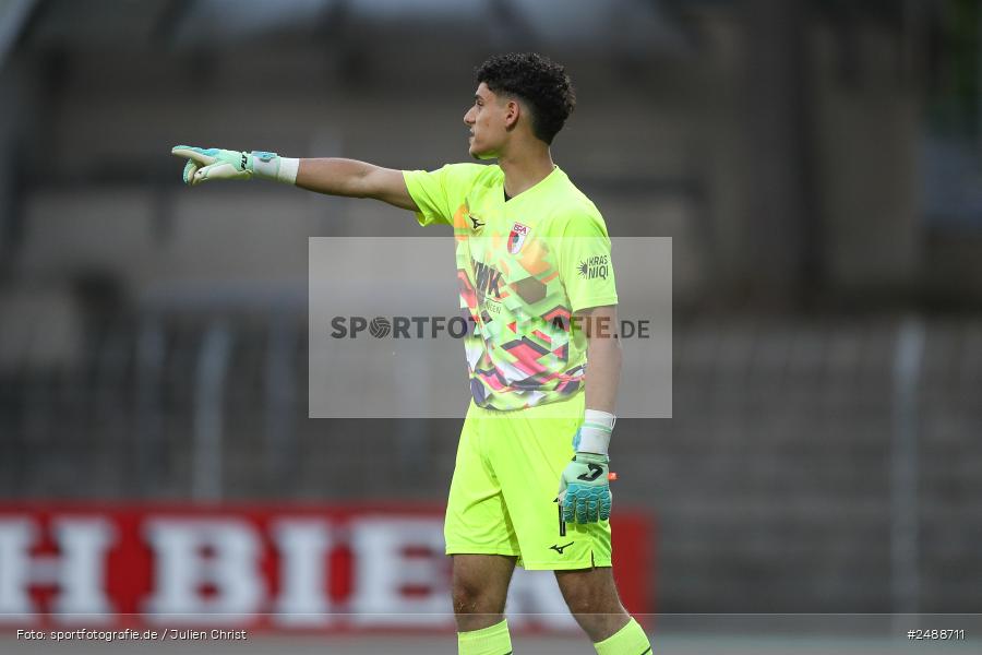sport, action, Schweinfurt, Sachs Stadion, Regionalliga Bayern, Fussball, FCS, FCA, FC Augsburg II, BFV, 34. Spieltag, 16.05.2025, 1. FC Schweinfurt 1905 - Bild-ID: 2488711