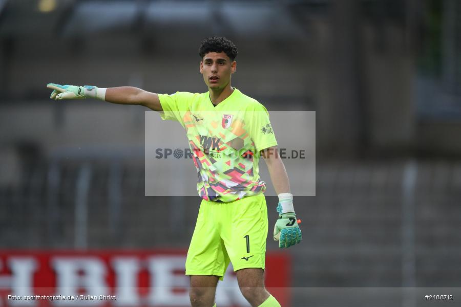 sport, action, Schweinfurt, Sachs Stadion, Regionalliga Bayern, Fussball, FCS, FCA, FC Augsburg II, BFV, 34. Spieltag, 16.05.2025, 1. FC Schweinfurt 1905 - Bild-ID: 2488712