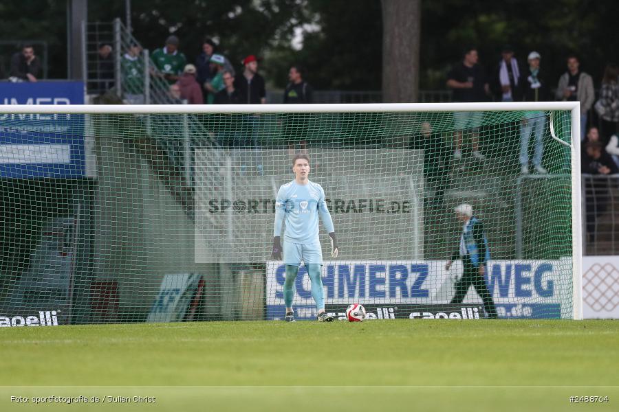sport, action, Schweinfurt, Sachs Stadion, Regionalliga Bayern, Fussball, FCS, FCA, FC Augsburg II, BFV, 34. Spieltag, 16.05.2025, 1. FC Schweinfurt 1905 - Bild-ID: 2488764 sport, action, Schweinfurt, Sachs Stadion, Regionalliga Bayern, Fussball, FCS, FCA, FC Augsburg II, BFV, 34. Spieltag, 16.05.2025, 1. FC Schweinfurt 1905 - Bild-ID: 2488764
