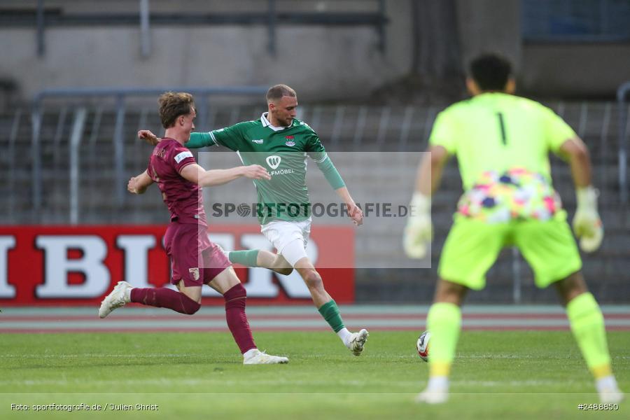 sport, action, Schweinfurt, Sachs Stadion, Regionalliga Bayern, Fussball, FCS, FCA, FC Augsburg II, BFV, 34. Spieltag, 16.05.2025, 1. FC Schweinfurt 1905 - Bild-ID: 2488850 sport, action, Schweinfurt, Sachs Stadion, Regionalliga Bayern, Fussball, FCS, FCA, FC Augsburg II, BFV, 34. Spieltag, 16.05.2025, 1. FC Schweinfurt 1905 - Bild-ID: 2488850