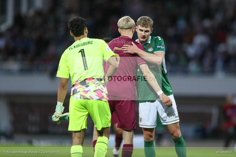 sport, action, Schweinfurt, Sachs Stadion, Regionalliga Bayern, Fussball, FCS, FCA, FC Augsburg II, BFV, 34. Spieltag, 16.05.2025, 1. FC Schweinfurt 1905 - Bild-ID: 2488954 sport, action, Schweinfurt, Sachs Stadion, Regionalliga Bayern, Fussball, FCS, FCA, FC Augsburg II, BFV, 34. Spieltag, 16.05.2025, 1. FC Schweinfurt 1905 - Bild-ID: 2488954