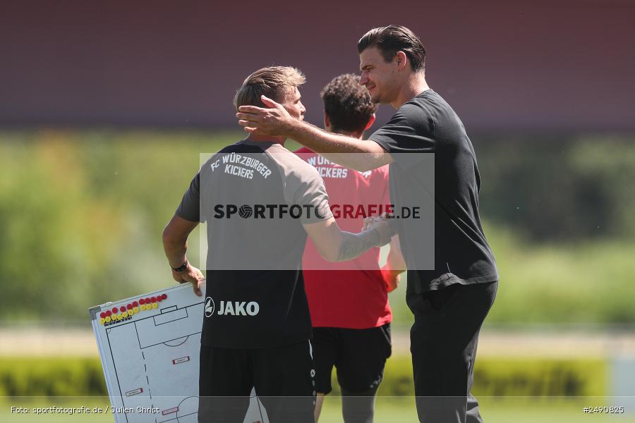 Sportgelände, Karlburg, 28.06.2025, sport, action, Fussball, BFV, Landesliga Nordwest, Regionalliga Bayern, FWK, TSV, FC Würzburger Kickers, TSV Karlburg - Bild-ID: 2490825 Sportgelände, Karlburg, 28.06.2025, sport, action, Fussball, BFV, Landesliga Nordwest, Regionalliga Bayern, FWK, TSV, FC Würzburger Kickers, TSV Karlburg - Bild-ID: 2490825