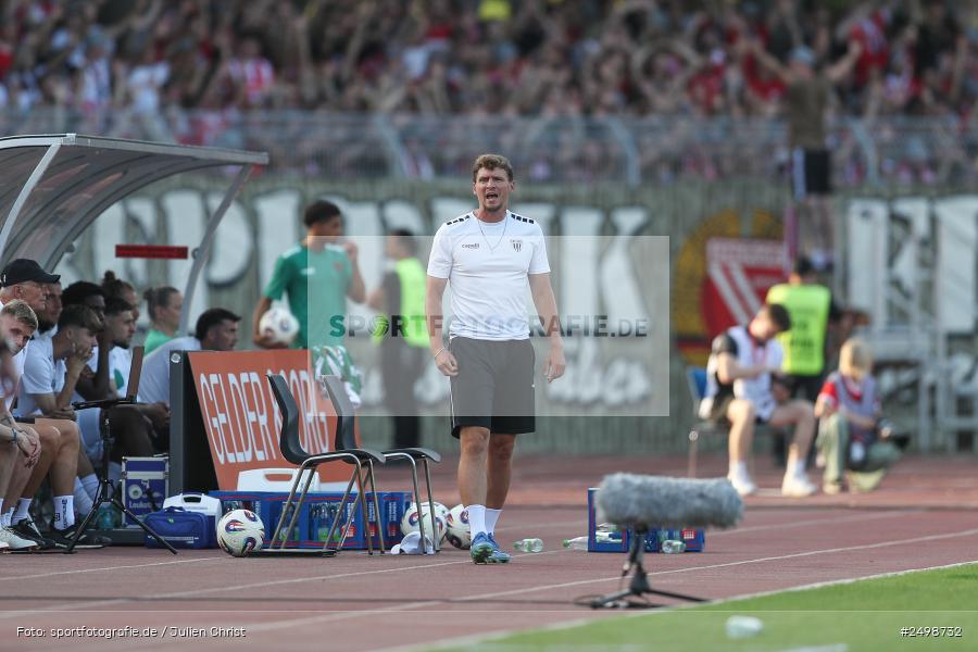 sport, action, Schweinfurt, Sachs-Stadion, Fussball, FCS, FCE, Energie Cottbus, DFB, 3. Liga, 2. Spieltag, 1. FC Schweinfurt 1905, 08.08.2025 - Bild-ID: 2498732