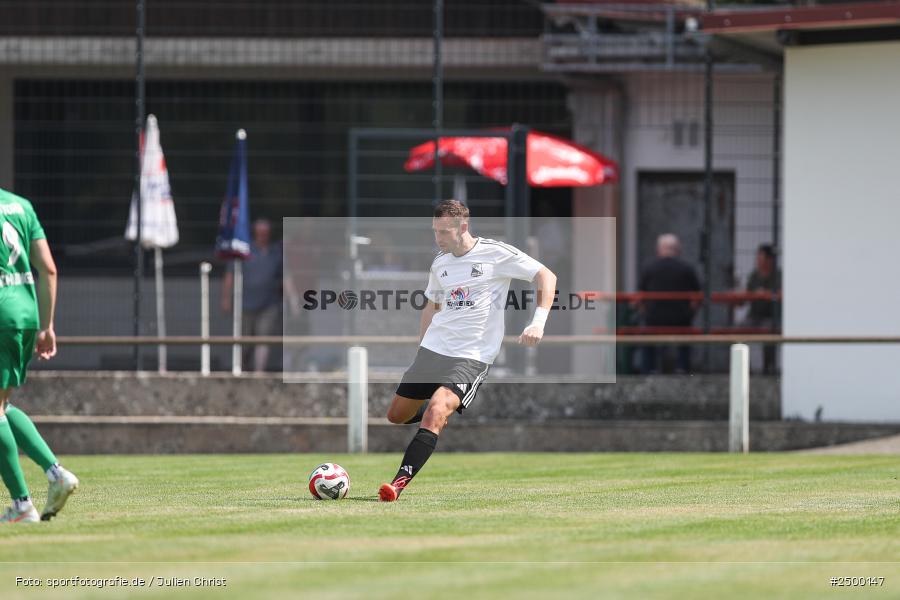 sport, action, Sportgelände, SVB, SV Birkenfeld, Fussball, FCV, FC Viktoria Mömlingen, Birkenfeld, Bezirksliga Unterfranken West, BFV, 5. Spieltag, 15.08.2025 - Bild-ID: 2500147