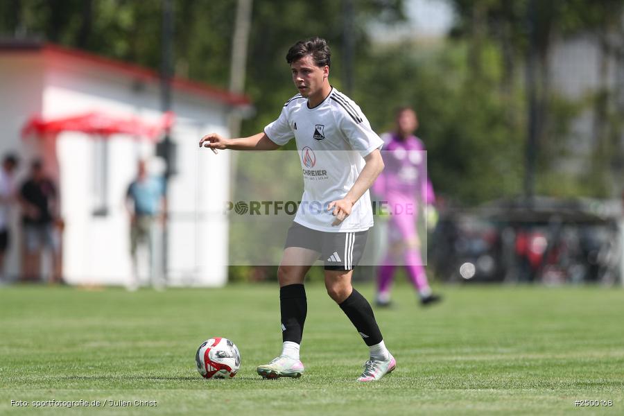 sport, action, Sportgelände, SVB, SV Birkenfeld, Fussball, FCV, FC Viktoria Mömlingen, Birkenfeld, Bezirksliga Unterfranken West, BFV, 5. Spieltag, 15.08.2025 - Bild-ID: 2500168