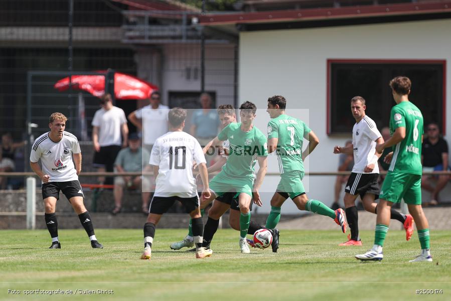 sport, action, Sportgelände, SVB, SV Birkenfeld, Fussball, FCV, FC Viktoria Mömlingen, Birkenfeld, Bezirksliga Unterfranken West, BFV, 5. Spieltag, 15.08.2025 - Bild-ID: 2500174