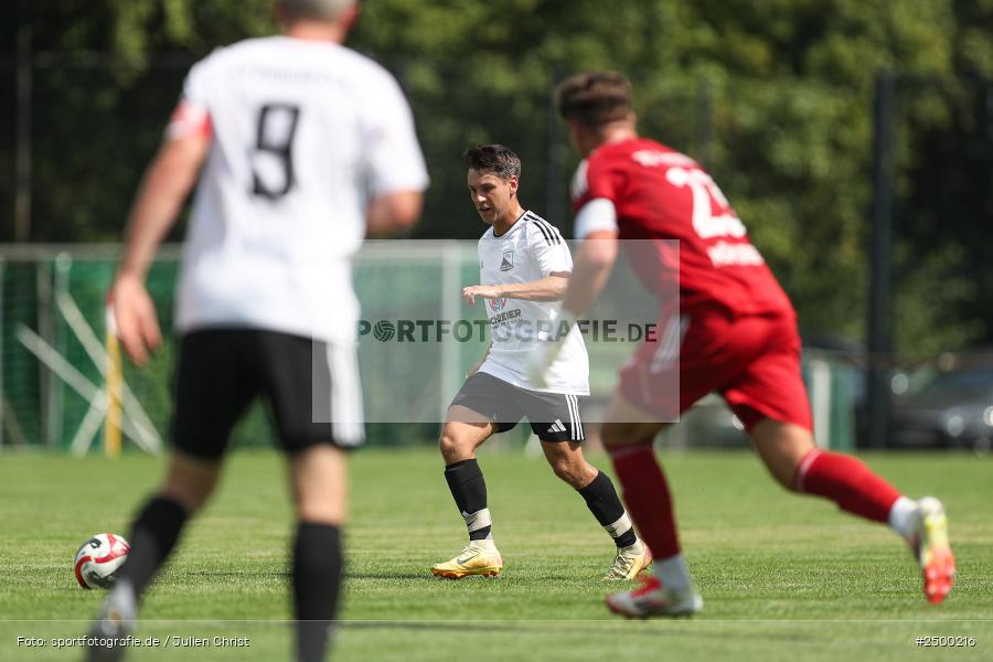 sport, action, Sportgelände, SVB, SV Birkenfeld, Fussball, FCV, FC Viktoria Mömlingen, Birkenfeld, Bezirksliga Unterfranken West, BFV, 5. Spieltag, 15.08.2025 - Bild-ID: 2500216