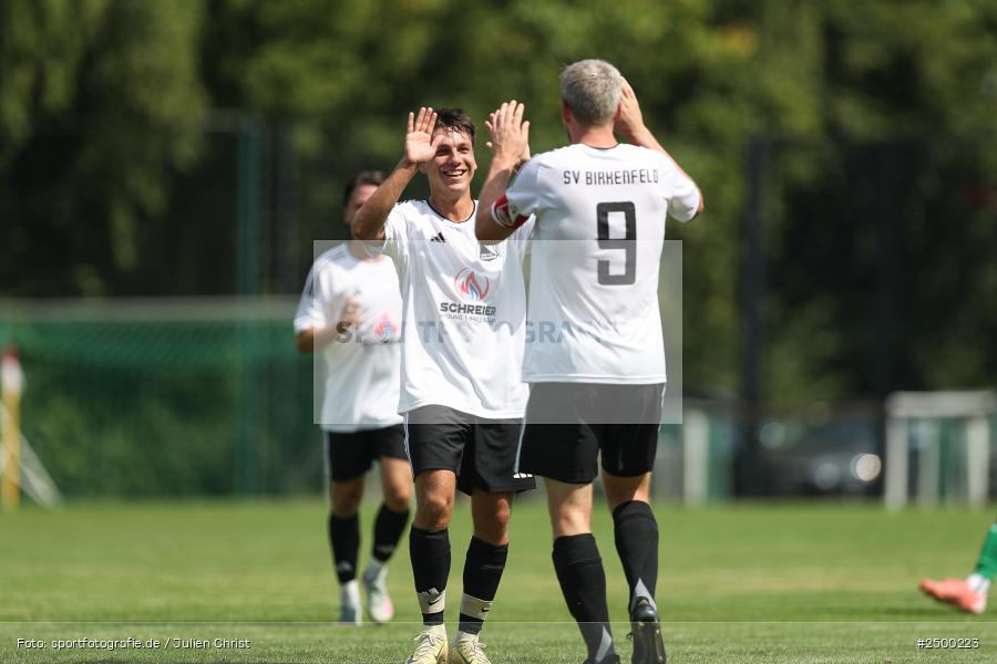 sport, action, Sportgelände, SVB, SV Birkenfeld, Fussball, FCV, FC Viktoria Mömlingen, Birkenfeld, Bezirksliga Unterfranken West, BFV, 5. Spieltag, 15.08.2025 - Bild-ID: 2500223
