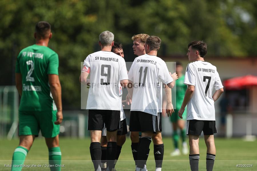 sport, action, Sportgelände, SVB, SV Birkenfeld, Fussball, FCV, FC Viktoria Mömlingen, Birkenfeld, Bezirksliga Unterfranken West, BFV, 5. Spieltag, 15.08.2025 - Bild-ID: 2500229