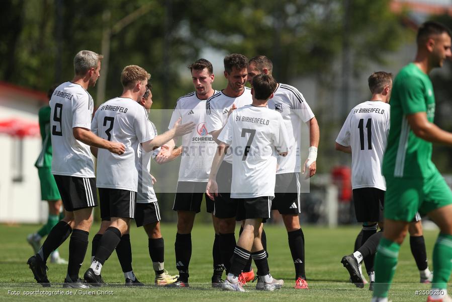 sport, action, Sportgelände, SVB, SV Birkenfeld, Fussball, FCV, FC Viktoria Mömlingen, Birkenfeld, Bezirksliga Unterfranken West, BFV, 5. Spieltag, 15.08.2025 - Bild-ID: 2500230