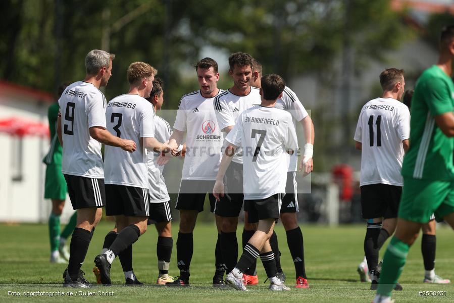 sport, action, Sportgelände, SVB, SV Birkenfeld, Fussball, FCV, FC Viktoria Mömlingen, Birkenfeld, Bezirksliga Unterfranken West, BFV, 5. Spieltag, 15.08.2025 - Bild-ID: 2500231