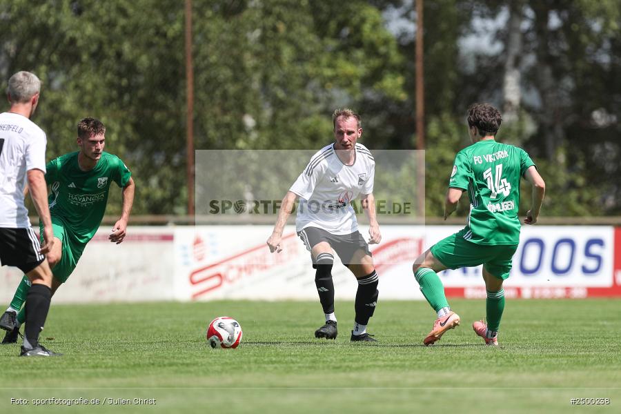 sport, action, Sportgelände, SVB, SV Birkenfeld, Fussball, FCV, FC Viktoria Mömlingen, Birkenfeld, Bezirksliga Unterfranken West, BFV, 5. Spieltag, 15.08.2025 - Bild-ID: 2500238