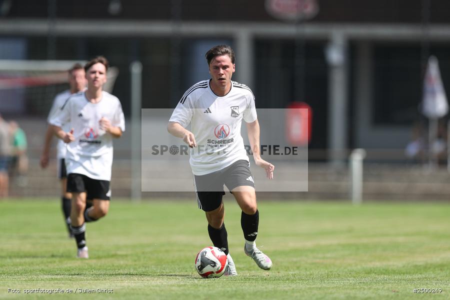 sport, action, Sportgelände, SVB, SV Birkenfeld, Fussball, FCV, FC Viktoria Mömlingen, Birkenfeld, Bezirksliga Unterfranken West, BFV, 5. Spieltag, 15.08.2025 - Bild-ID: 2500249