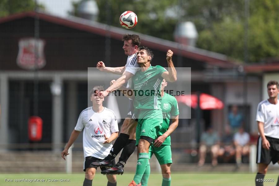 sport, action, Sportgelände, SVB, SV Birkenfeld, Fussball, FCV, FC Viktoria Mömlingen, Birkenfeld, Bezirksliga Unterfranken West, BFV, 5. Spieltag, 15.08.2025 - Bild-ID: 2500258
