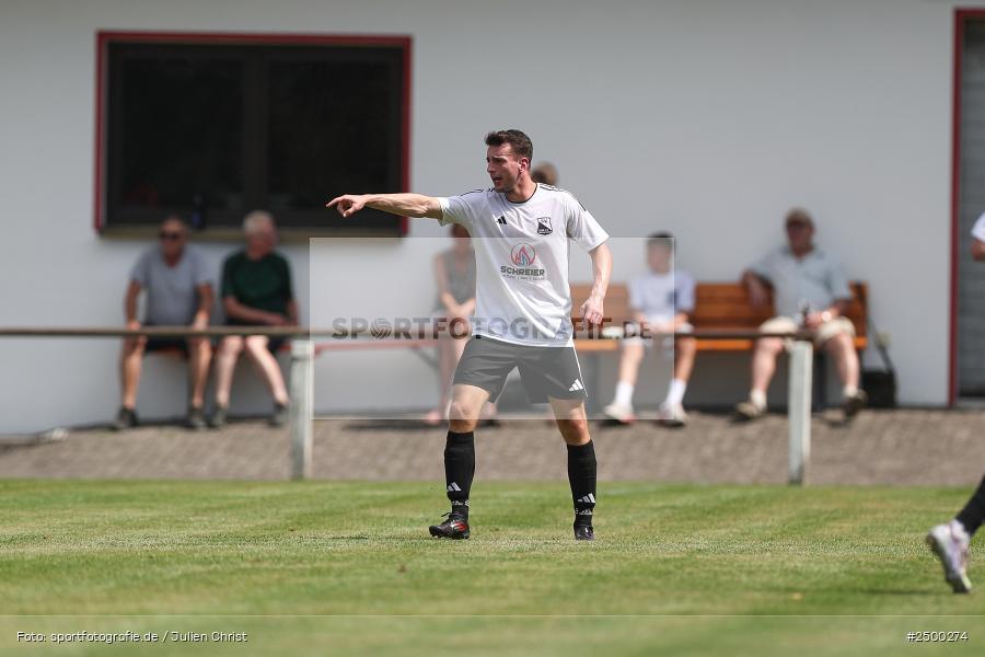 sport, action, Sportgelände, SVB, SV Birkenfeld, Fussball, FCV, FC Viktoria Mömlingen, Birkenfeld, Bezirksliga Unterfranken West, BFV, 5. Spieltag, 15.08.2025 - Bild-ID: 2500274