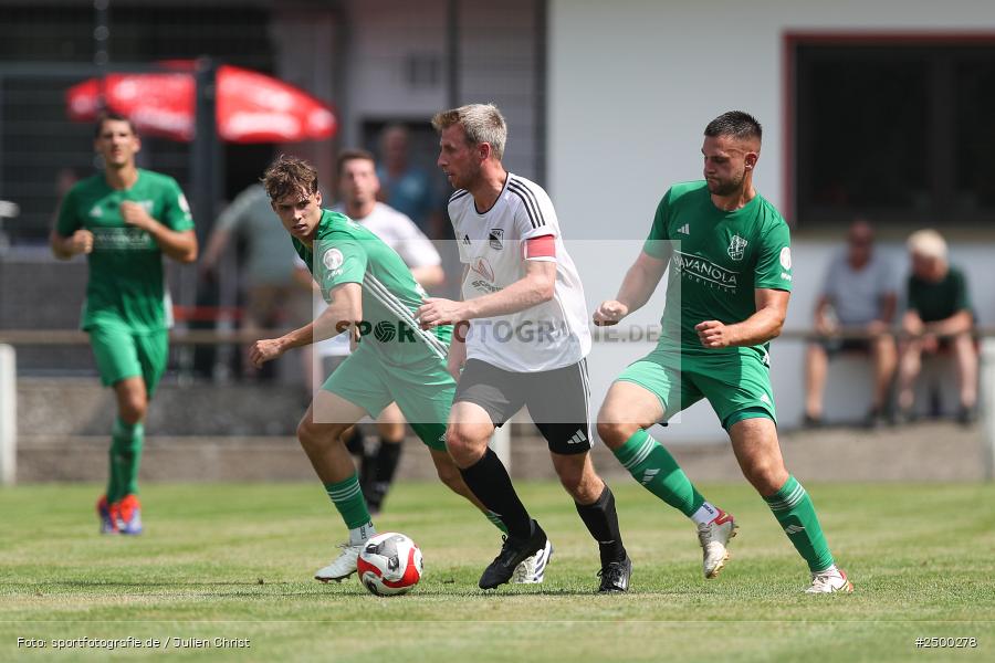 sport, action, Sportgelände, SVB, SV Birkenfeld, Fussball, FCV, FC Viktoria Mömlingen, Birkenfeld, Bezirksliga Unterfranken West, BFV, 5. Spieltag, 15.08.2025 - Bild-ID: 2500278