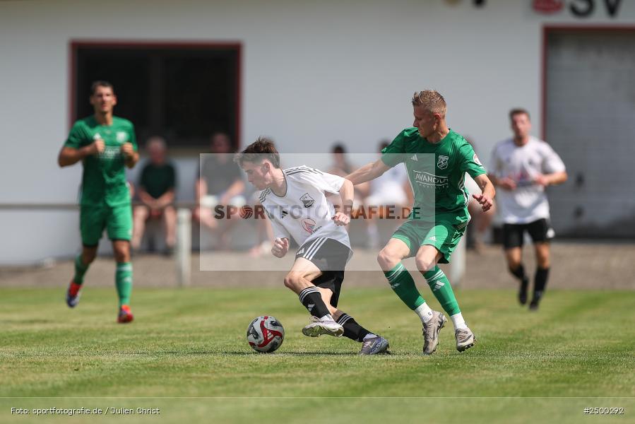 sport, action, Sportgelände, SVB, SV Birkenfeld, Fussball, FCV, FC Viktoria Mömlingen, Birkenfeld, Bezirksliga Unterfranken West, BFV, 5. Spieltag, 15.08.2025 - Bild-ID: 2500292