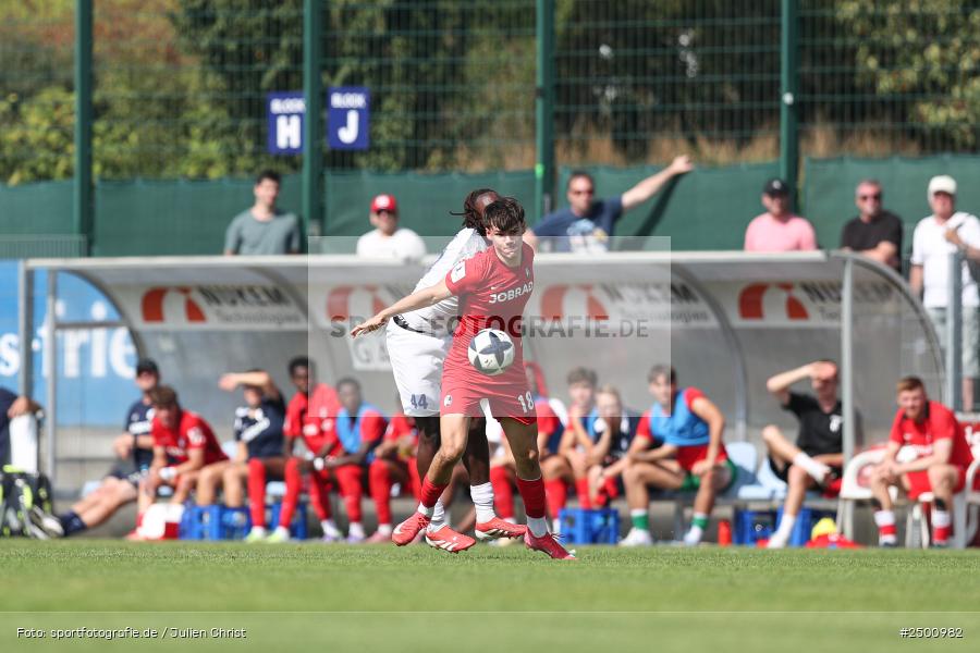 sport, action, SCF, SC Freiburg II, Regionalliga Südwest, RL, Mairec Arena, Fussball, FCB, FC Bayern Alzenau, Alzenau, 3. Spieltag, 16.08.2025 - Bild-ID: 2500982 sport, action, SCF, SC Freiburg II, Regionalliga Südwest, RL, Mairec Arena, Fussball, FCB, FC Bayern Alzenau, Alzenau, 3. Spieltag, 16.08.2025 - Bild-ID: 2500982