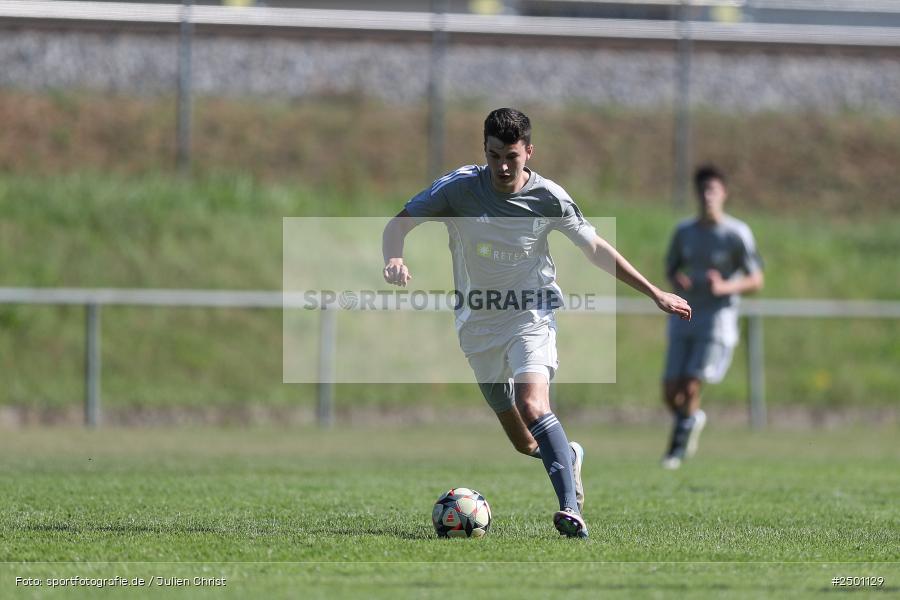 Sportgelände, Wernfeld, 17.08.2025, sport, action, BFV, Fussball, 5. Spieltag, Kreisklasse Würzburg Gr. 3, TSV, FVWA, TSV Sackenbach, FV Wernfeld/Adelsberg - Bild-ID: 2501129