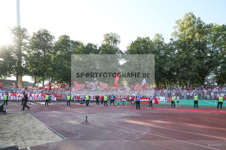 sport, action, Schweinfurt, Sachs-Stadion, Fussball, Fortuna Düsseldorf, FCS, F95, DFB-Pokal, DFB, 18.08.2025, 1. Runde, 1. FC Schweinfurt 1905 - Bild-ID: 2501624 sport, action, Schweinfurt, Sachs-Stadion, Fussball, Fortuna Düsseldorf, FCS, F95, DFB-Pokal, DFB, 18.08.2025, 1. Runde, 1. FC Schweinfurt 1905 - Bild-ID: 2501624