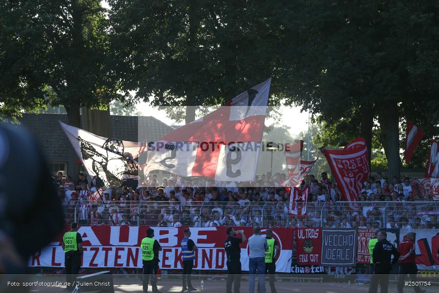 sport, action, Schweinfurt, Sachs-Stadion, Fussball, Fortuna Düsseldorf, FCS, F95, DFB-Pokal, DFB, 18.08.2025, 1. Runde, 1. FC Schweinfurt 1905 - Bild-ID: 2501754 sport, action, Schweinfurt, Sachs-Stadion, Fussball, Fortuna Düsseldorf, FCS, F95, DFB-Pokal, DFB, 18.08.2025, 1. Runde, 1. FC Schweinfurt 1905 - Bild-ID: 2501754