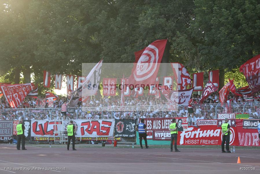 sport, action, Schweinfurt, Sachs-Stadion, Fussball, Fortuna Düsseldorf, FCS, F95, DFB-Pokal, DFB, 18.08.2025, 1. Runde, 1. FC Schweinfurt 1905 - Bild-ID: 2501758 sport, action, Schweinfurt, Sachs-Stadion, Fussball, Fortuna Düsseldorf, FCS, F95, DFB-Pokal, DFB, 18.08.2025, 1. Runde, 1. FC Schweinfurt 1905 - Bild-ID: 2501758