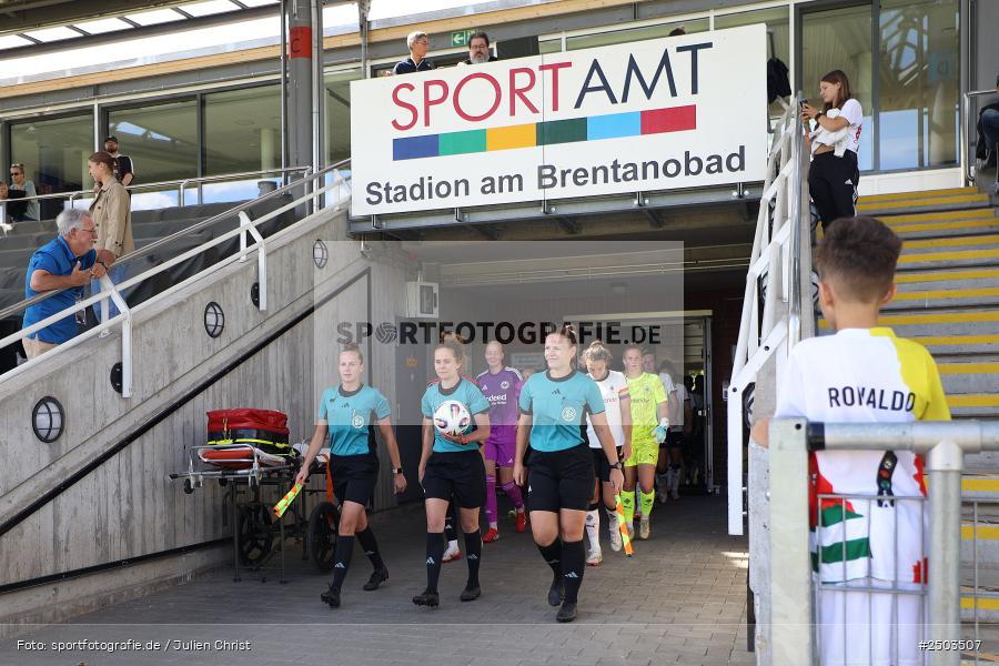 Stadion am Brentanobad, Frankfurt, 24.08.2025, sport, action, DFB, Fussball, 2. Frauen-Bundesliga, BGM, SGE, Borussia Mönchengladbach, Eintracht Frankfurt II - Bild-ID: 2503507