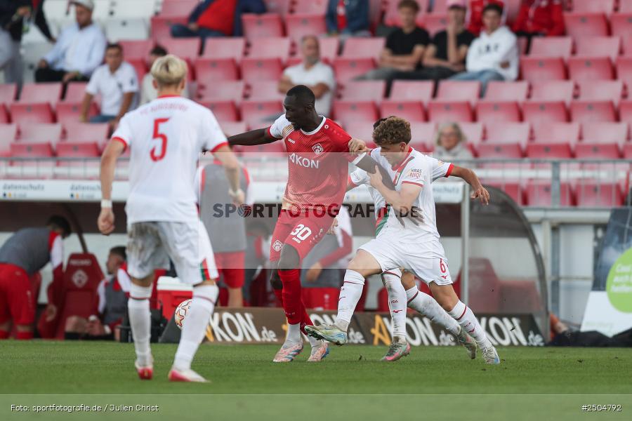 sport, action, Würzburg, Regionalliga Bayern, Fussball, FWK, FCA, FC Würzburger Kickers, FC Augsburg II, BFV, AKON Arena, 6. Spieltag, 29.08.2025 - Bild-ID: 2504792