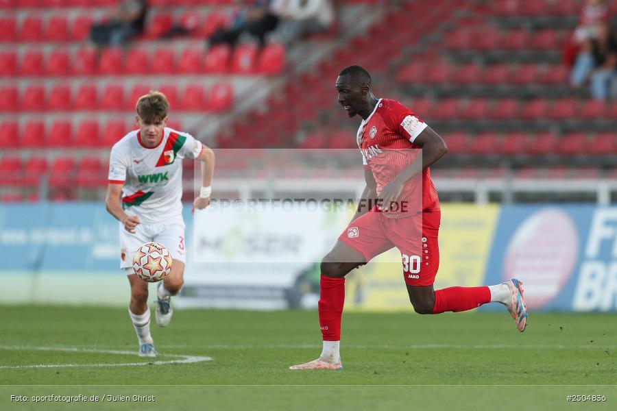 sport, action, Würzburg, Regionalliga Bayern, Fussball, FWK, FCA, FC Würzburger Kickers, FC Augsburg II, BFV, AKON Arena, 6. Spieltag, 29.08.2025 - Bild-ID: 2504836