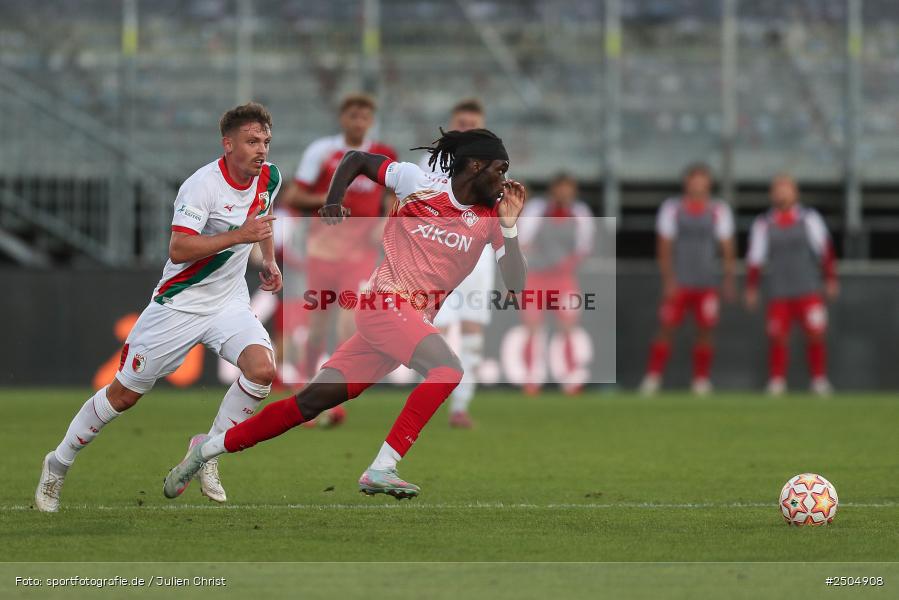 sport, action, Würzburg, Regionalliga Bayern, Fussball, FWK, FCA, FC Würzburger Kickers, FC Augsburg II, BFV, AKON Arena, 6. Spieltag, 29.08.2025 - Bild-ID: 2504908