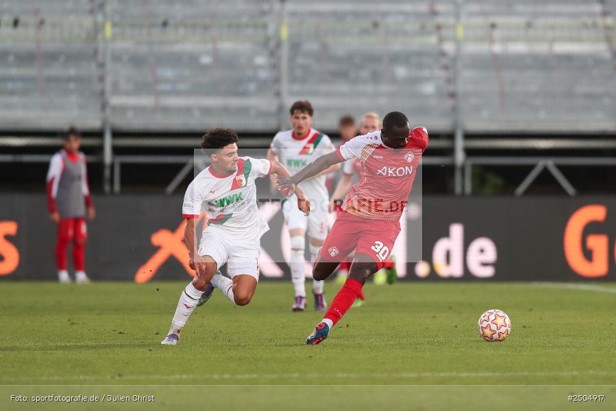 sport, action, Würzburg, Regionalliga Bayern, Fussball, FWK, FCA, FC Würzburger Kickers, FC Augsburg II, BFV, AKON Arena, 6. Spieltag, 29.08.2025 - Bild-ID: 2504917