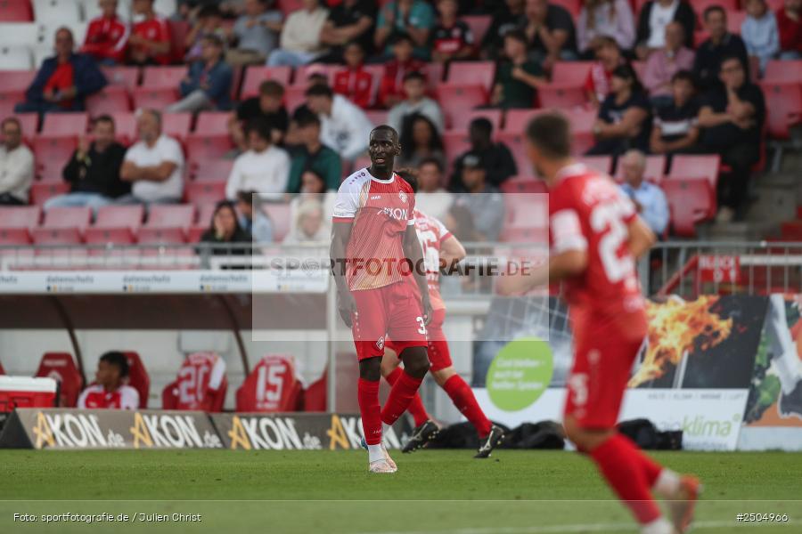 sport, action, Würzburg, Regionalliga Bayern, Fussball, FWK, FCA, FC Würzburger Kickers, FC Augsburg II, BFV, AKON Arena, 6. Spieltag, 29.08.2025 - Bild-ID: 2504966
