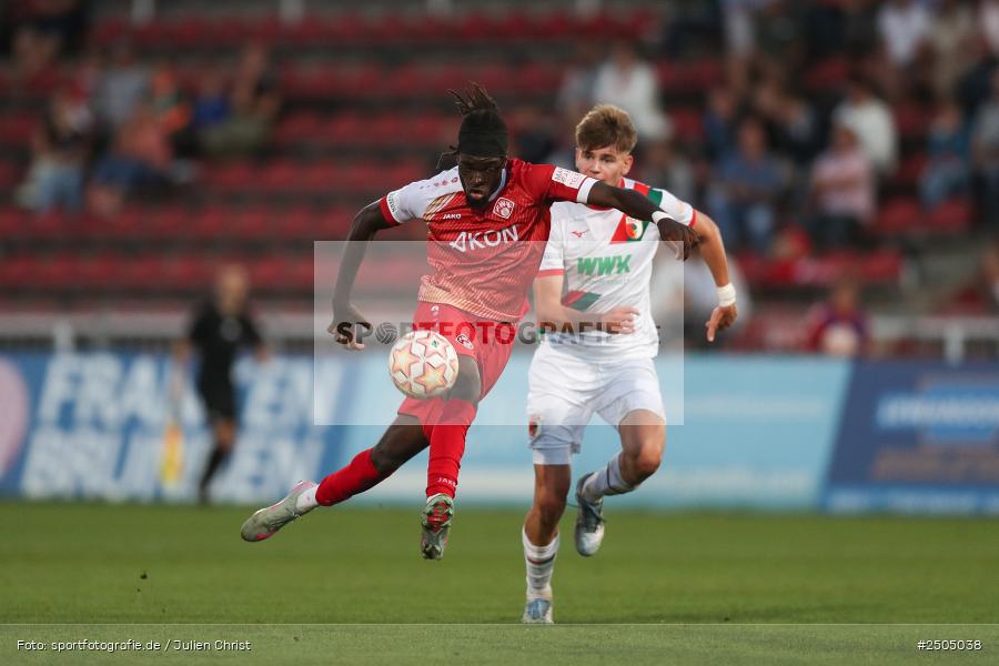 sport, action, Würzburg, Regionalliga Bayern, Fussball, FWK, FCA, FC Würzburger Kickers, FC Augsburg II, BFV, AKON Arena, 6. Spieltag, 29.08.2025 - Bild-ID: 2505038