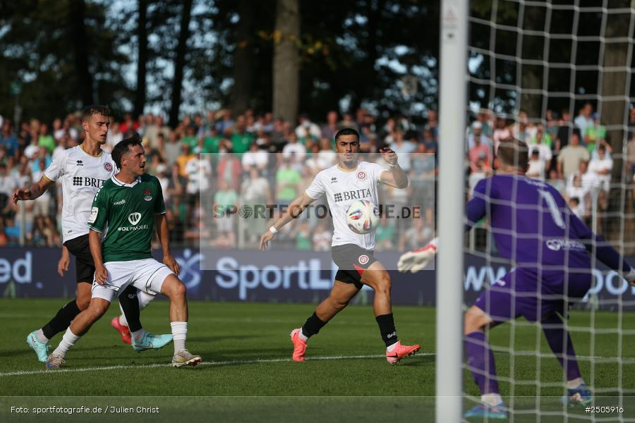 sport, action, Schweinfurt, Sachs-Stadion, SVW, SV Wehen Wiesbaden, Fussball, FCS, DFB, 4. Spieltag, 31.08.2025, 3. Liga, 1. FC Schweinfurt 1905 - Bild-ID: 2505916