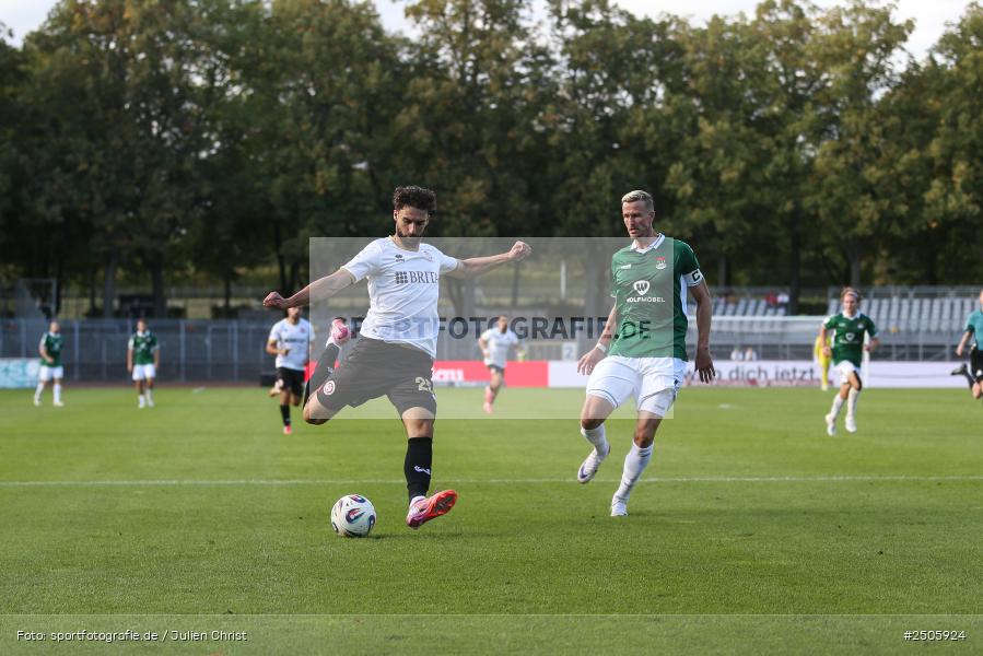 sport, action, Schweinfurt, Sachs-Stadion, SVW, SV Wehen Wiesbaden, Fussball, FCS, DFB, 4. Spieltag, 31.08.2025, 3. Liga, 1. FC Schweinfurt 1905 - Bild-ID: 2505924