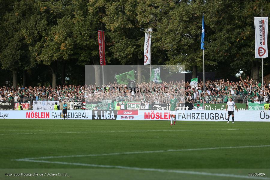 sport, action, Schweinfurt, Sachs-Stadion, SVW, SV Wehen Wiesbaden, Fussball, FCS, DFB, 4. Spieltag, 31.08.2025, 3. Liga, 1. FC Schweinfurt 1905 - Bild-ID: 2505929