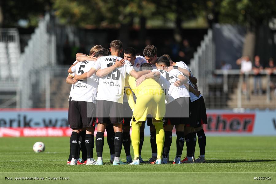 sport, action, Schweinfurt, Sachs-Stadion, SVW, SV Wehen Wiesbaden, Fussball, FCS, DFB, 4. Spieltag, 31.08.2025, 3. Liga, 1. FC Schweinfurt 1905 - Bild-ID: 2505952