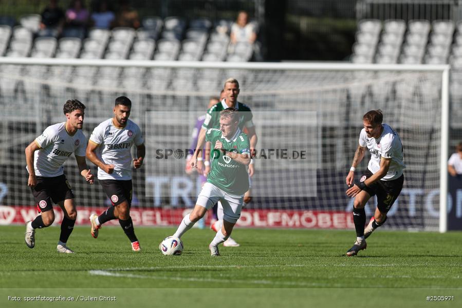 sport, action, Schweinfurt, Sachs-Stadion, SVW, SV Wehen Wiesbaden, Fussball, FCS, DFB, 4. Spieltag, 31.08.2025, 3. Liga, 1. FC Schweinfurt 1905 - Bild-ID: 2505971