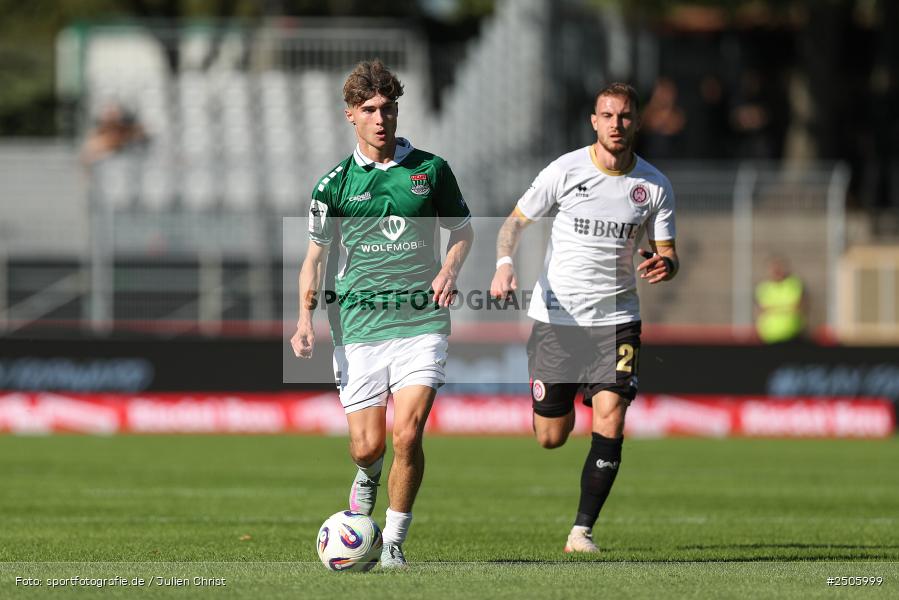 sport, action, Schweinfurt, Sachs-Stadion, SVW, SV Wehen Wiesbaden, Fussball, FCS, DFB, 4. Spieltag, 31.08.2025, 3. Liga, 1. FC Schweinfurt 1905 - Bild-ID: 2505999
