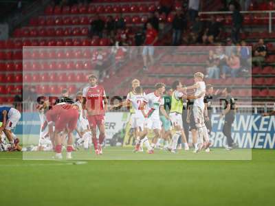 Fotos von FC Würzburger Kickers - FC Augsburg II auf sportfotografie.de