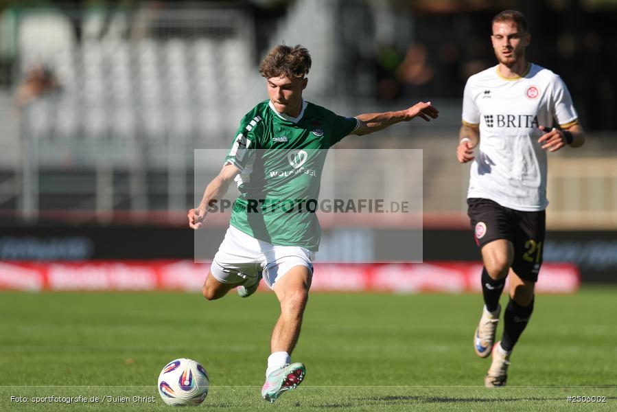 sport, action, Schweinfurt, Sachs-Stadion, SVW, SV Wehen Wiesbaden, Fussball, FCS, DFB, 4. Spieltag, 31.08.2025, 3. Liga, 1. FC Schweinfurt 1905 - Bild-ID: 2506002